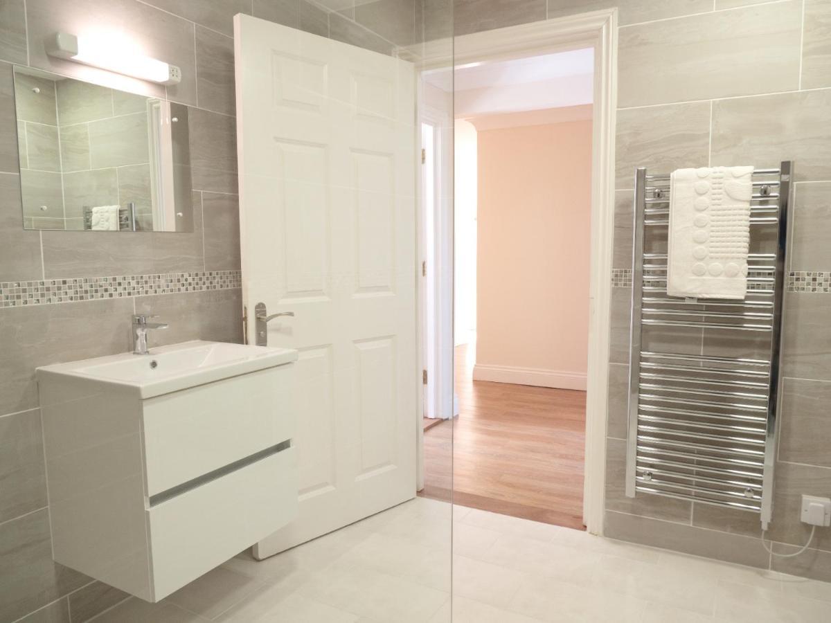Ellingham Self-Catering Cottages Saint Peter Port Extérieur photo
