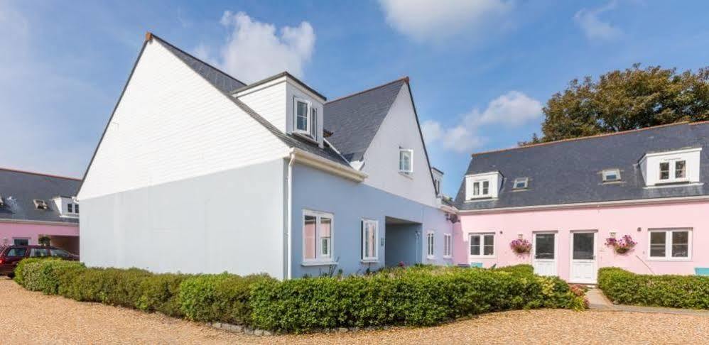Ellingham Self-Catering Cottages Saint Peter Port Extérieur photo
